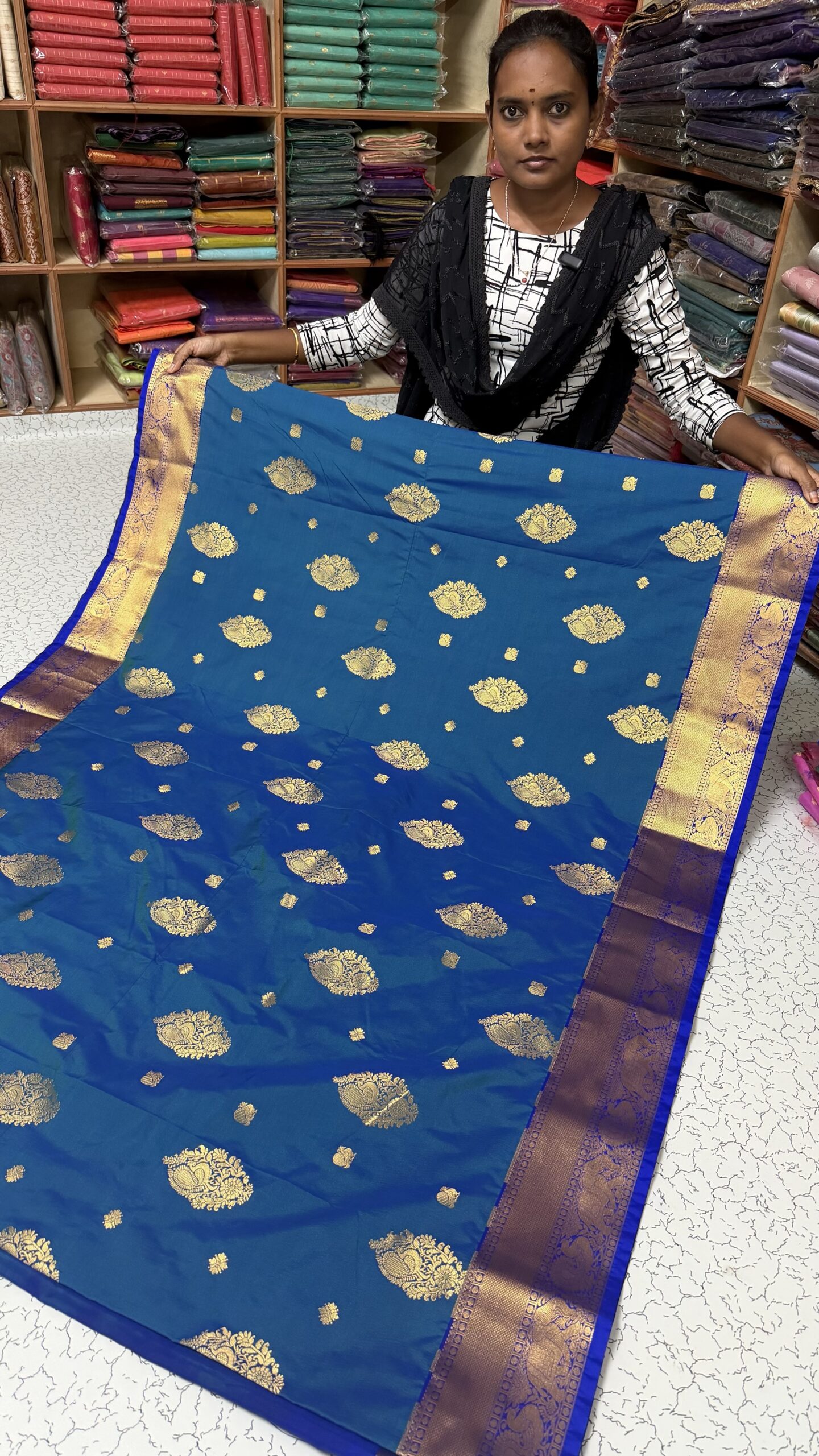 AARTHI33 - Image 2