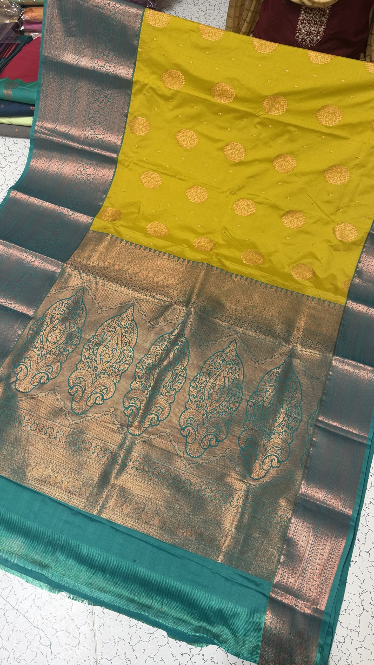 VAISHU08 - Image 2